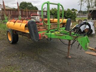 S/H Read Trailing bale feeder